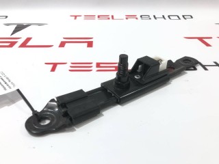 прочая запчасть, ориг. номер 1036735-00-C, Tesla Model X 2015-2021