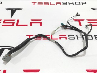 прочая запчасть, ориг. номер 1041318-00-G, Tesla Model S 2012-2016