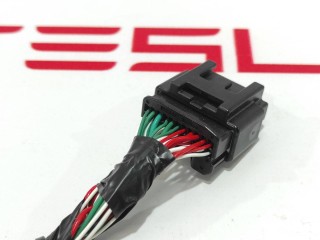 прочая запчасть, ориг. номер 1072447-82-A, Tesla Model X 2015-2021