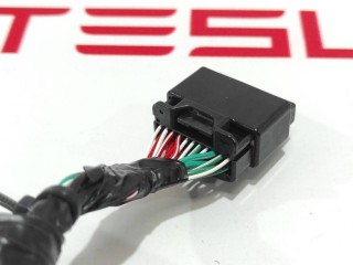 прочая запчасть, ориг. номер 1072447-82-A, Tesla Model X 2015-2021