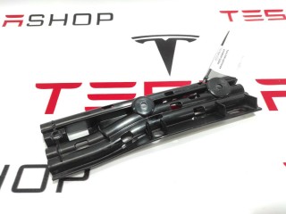 прочая запчасть, ориг. номер 1008372-00-E, Tesla Model S 2012-2016