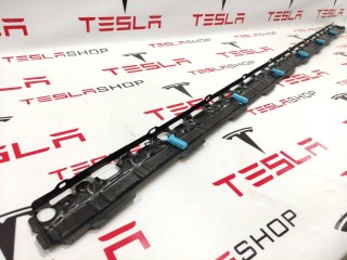 Накладка металлическая боковая основной батареи, ориг. номер 1101082-00-, Tesla Model S