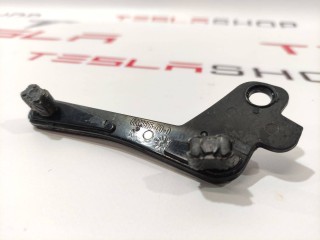 Кронштейн направляющая люка, ориг. номер 6008675-00-E, 6008675-00-D, Tesla Model S