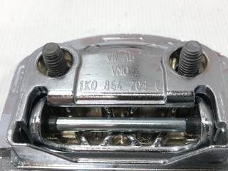 Петля (фиксатор) багажа, ориг. номер 1K0864203C, Audi e-tron 2018-2023