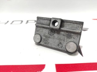 Кронштейн крепления рейлингов, ориг. номер 6008628-00-A, Tesla Model S 2012-2016