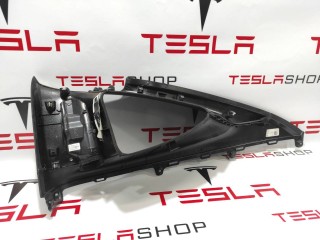 Накладка стойки С, ориг. номер 1035957-16-E, Tesla Model X 2015-2021