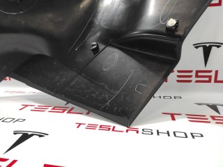 Накладка стойки С, ориг. номер 1073289-00-D, Tesla Model X 2015-2021
