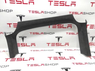 Накладка стекла, подъемной задней двери, ориг. номер 1052333-06-G, Tesla Model X 2015-2021