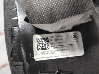 Накладка стекла, подъемной задней двери, ориг. номер 1052333-06-G, Tesla Model X 2015-2021