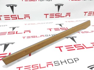 Накладка декоративная обшивки двери, ориг. номер 1035826-23-B, Tesla Model X 2015-2021