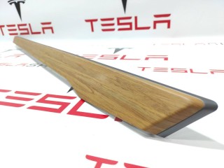 Накладка декоративная обшивки двери, ориг. номер 1035826-23-B, Tesla Model X 2015-2021