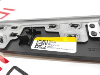 Накладка декоративная обшивки двери, ориг. номер 1035826-23-B, Tesla Model X 2015-2021