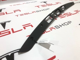 Кронштейн подсветки номера и хром накладки, ориг. номер 1046925-00-E, 1035370-00-E, Tesla Model X 2015-2021