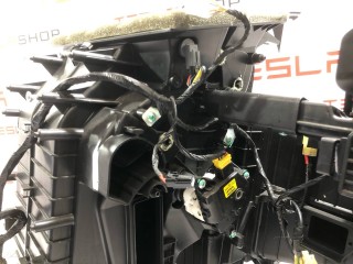 прочая запчасть, ориг. номер D267-AP9AA02, 6008243, 1116133-00-A, Tesla Model X 2015-2021
