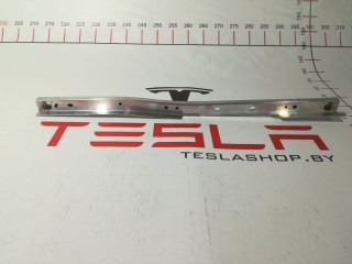 Планка держатель кронштейна АКБ, ориг. номер 1109808-00-B, Tesla Model 3 2017-2021