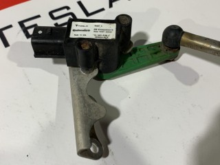 Датчик уровня пневмоподвески, ориг. номер 6006514-00-B, Tesla Model S 2012-2016