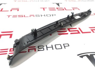 Накладка декоративная стойки A (магнит), ориг. номер 1050294-06-H, Tesla Model X 2015-2021