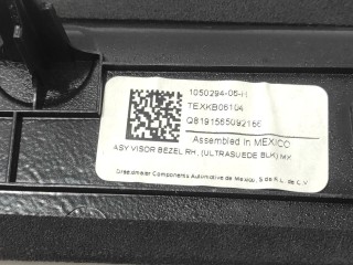 Накладка декоративная стойки A (магнит), ориг. номер 1050294-06-H, Tesla Model X 2015-2021