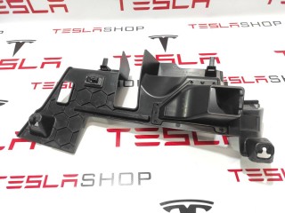 Накладка пластиковая под рулевой колонкой, ориг. номер 1035577-00-D, Tesla Model X 2015-2021