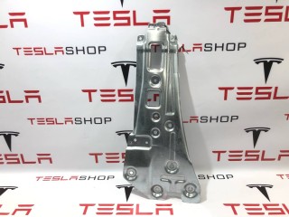 Кронштейн багажника боковой, ориг. номер 1051361-S0-D, 1086805-00-A, Tesla Model X 2015-2021