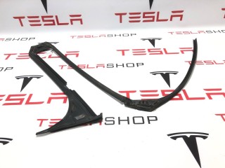 Уплотнитель стойки В (камера), ориг. номер 1032153-00-C, Tesla Model X 2015-2021