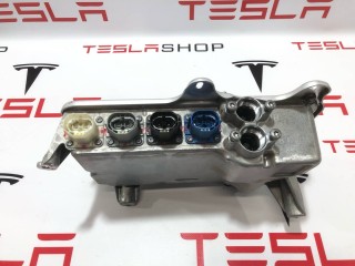 Джаншен бокс передний, ориг. номер 1049678-00-H, Tesla Model X 2015-2021