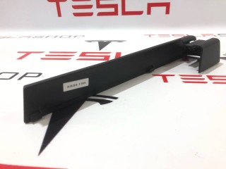 Заглушка салазки сиденья, ориг. номер 1062359-00-E, Tesla Model X 2015-2021