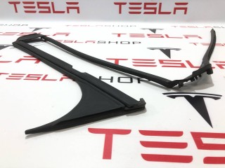 Уплотнитель стойки B наружной, ориг. номер 1032152-00-C, Tesla Model X 2015-2021