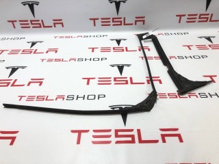 Уплотнитель стойки B наружной, ориг. номер 1032152-00-C, Tesla Model X 2015-2021