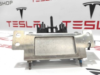прочая запчасть, ориг. номер 1056505-00-E, Tesla Model S 2012-2016