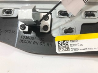 Накладка декоративная обшивки двери, ориг. номер 1036081-23-B, Tesla Model X 2015-2021