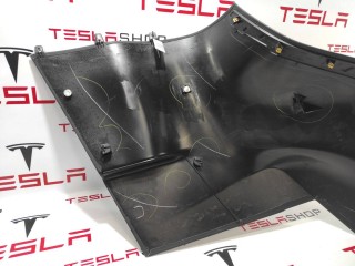 Накладка стойки С, ориг. номер 1073290-00-D, Tesla Model X 2015-2021