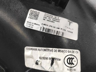 Накладка стойки С, ориг. номер 1073290-00-D, Tesla Model X 2015-2021