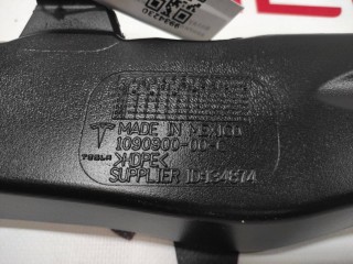 Воздуховод системы вентиляции, ориг. номер 1090900-00-C, Tesla Model X 2015-2021