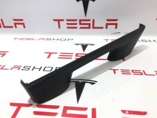 Накладка декоративная основания сидений 1-го ряда, ориг. номер 1100674-00-D, Tesla Model X 2015-2021