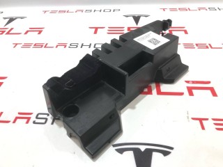 Кронштейн напольный 2-го ряда сидений, ориг. номер 1132786-00-A, Tesla Model X 2015-2021