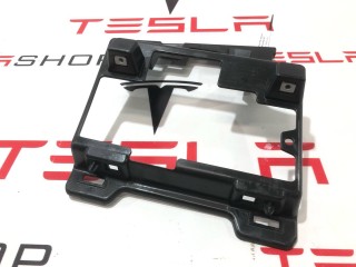 прочая запчасть, ориг. номер 1058825-00-C, 1058769-00-B, Tesla Model X 2015-2021