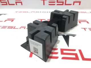 Кронштейн напольный 2-го ряда сидений, ориг. номер 1132784-00-A, Tesla Model X 2015-2021