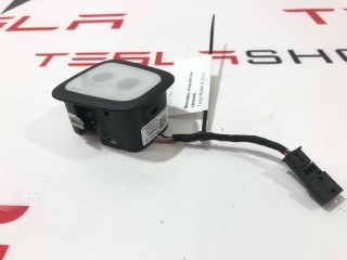 прочая запчасть, ориг. номер 1047365-00-C, Tesla Model X 2015-2021