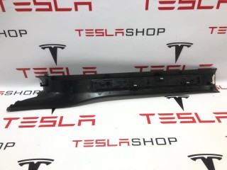 Накладка дверного порога, ориг. номер 1035987-02-G, 1496490-00-A, Tesla Model X 2015-2021