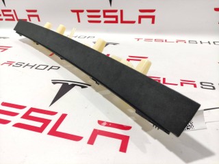 Накладка подъемной задней двери, ориг. номер 1055049-06-E, Tesla Model X 2015-2021