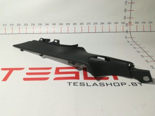 Накладка ремня безопасности стойки С, ориг. номер 1086281-00-F, Tesla Model 3 2017-2021