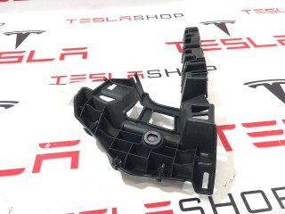 Кронштейн накладки, стойки В, ориг. номер 1053727-00-H, Tesla Model X 2015-2021