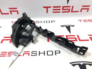 Кронштейн накладки, стойки В, ориг. номер 1053727-00-H, Tesla Model X 2015-2021