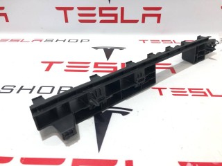 Кронштейн порога двери, ориг. номер 1056095-00-B, 1051827-00-B, Tesla Model X 2015-2021
