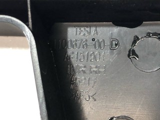 Накладка декоративная основания сидений 1-го ряда, ориг. номер 1100676-00-D, Tesla Model X 2015-2021
