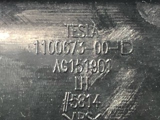 Накладка декоративная основания сидений 1-го ряда, ориг. номер 1100673-00-D, Tesla Model X 2015-2021