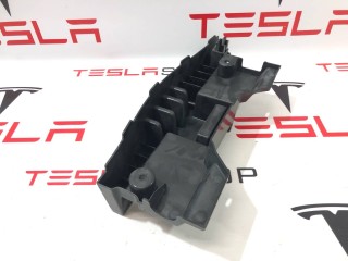 Кронштейн напольный 2-го ряда сидений, ориг. номер 1132785-00-A, Tesla Model X 2015-2021