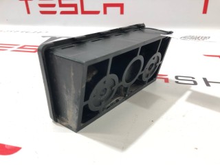 Опора под домкрат (подушка), ориг. номер 1045887-00-B, Tesla Model X 2015-2021