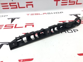 Кронштейн накладки, стойки В, ориг. номер 1050784-00-C, Tesla Model X 2015-2021